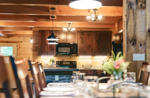 Rockbridge Cabin | Perfect Location - High Quality Custom Log Cabin - Luxurious Amenities