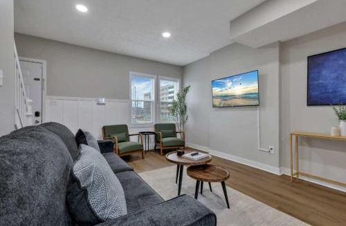 Downtown Columbus Apartment | Perfect Short Stay in Historic Columbus Walkable Modern & Easy