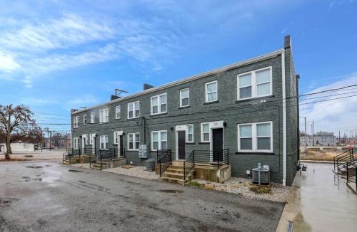 Downtown Columbus Apartment | Perfect Short Stay in Historic Columbus Walkable Modern & Easy