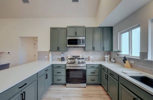 Jonestown House | Perfectly Charming 2 bd 2bth home, newly remodeled!