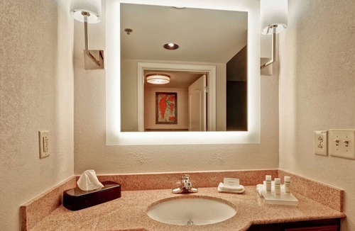 Lexington Hotel | Pet-Friendly Accommodation | Free Parking & Breakfast | 0.8 Mi from Fayette Mall
