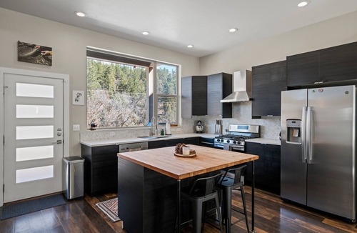 Durango House | Pet Friendly, Central A/C, 5 Minutes to Downtown!