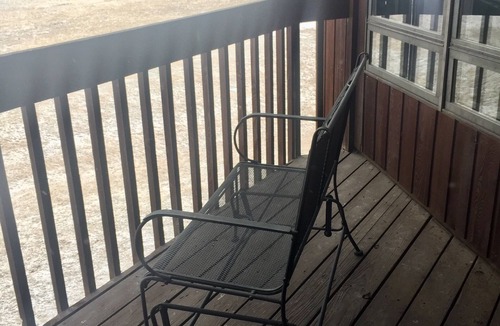 Pagosa Springs Condo | PET FRIENDLY Condo w/Mtn Views & Golf Course nearby. 1 bdrm + a Murphy Bed.
