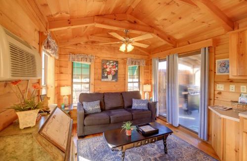 Damascus House | Pet-Friendly Damascus Cabin w/Deck & Mtn Views!