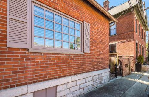 German Village House | Pet-Friendly German Village Haus Wifi Walkable