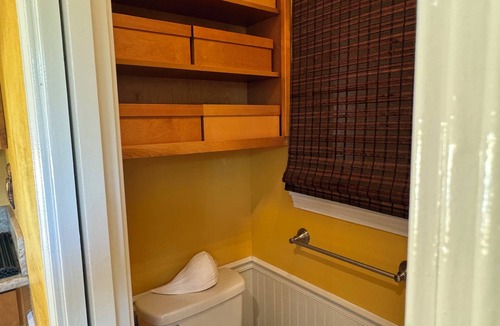 Diamond Head - Kapahulu - St. Louis Apartment | Pet Friendly Guesthouse With Private Yard + Free Prkg