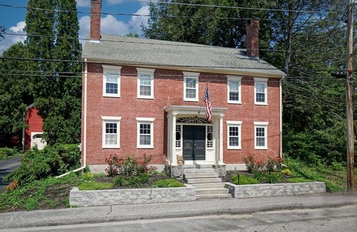Southern Coast House | Pet Friendly | Pool | 7 NIGHT STAY DISCOUNT | Bayley Vacation Rentals
