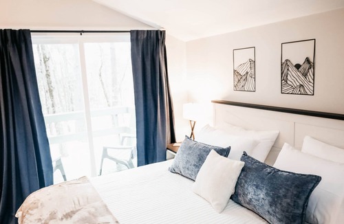 Conway House | Pet-Friendly Retreat Near Hiking & Storyland