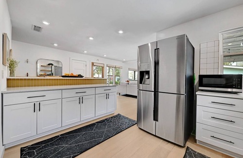 Dawson House | Pet Friendly SOCO Home with Cowboy Pool - Webster!