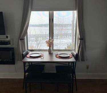 Edgecomb Apartment | Pet friendly waterfront condo