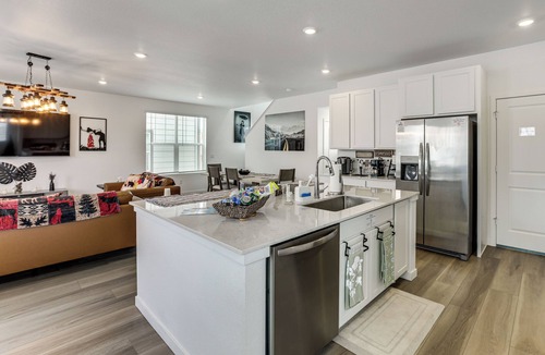Brighton House | Pets Welcome! Thornton Extended Stay w/Balcony