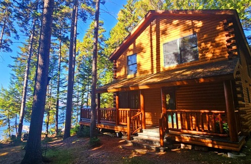 Greenville Cabin | Pine Camp*Seaplane/Boat Dock*Lake/Mountain View*Kayaks
