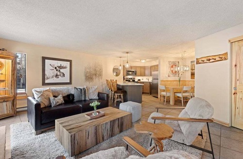 Four O'Clock Condo | Pine Ridge 15A: Great Location - Onsite Hot Tub!
