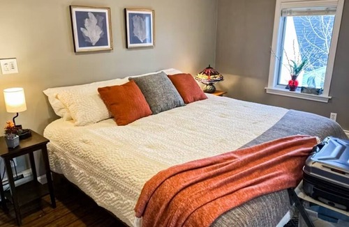 Pittsfield Bed & Breakfast | Pine Tree Trail Lodge