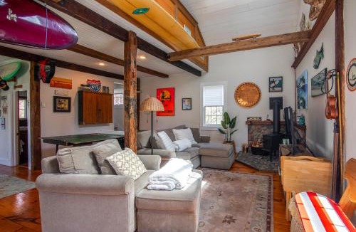 Marshfield House | Ping-Pong & Fire Pit! Renovated Marshfield Cottage