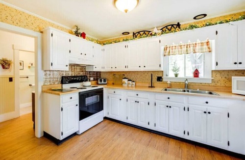 Pittsburg House | Pittsburg Vacation Rental ~ 1 Mi to Lake Francis!