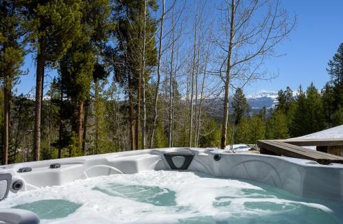 Granby House | Pole Creek Home 2940 I On Golf Course I Private Hot Tub I Great Views I Activity Program