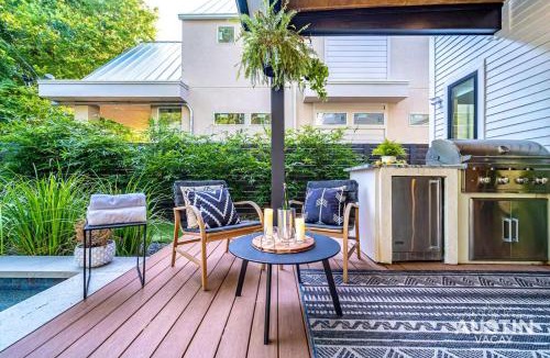Holly House | Pool 4BR 3BA Sleeps 8 w Patio Grill by Austin Vacay