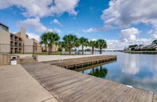 Walden on Lake Conroe House | Pool Access + Views: Waterfront Lake Conroe Escape