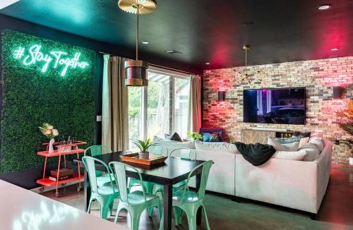 East Cesar Chavez House | Pool and Hot Tub Retreat Near Rainey