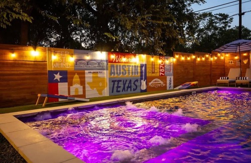East Cesar Chavez House | Pool + Hot Tub, 6 Rooms, Luxury Downtown Retreat