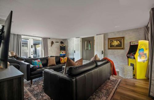 Tarrytown House | Poolside Funhouse - Arcade Billiard Poker & More