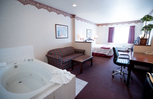 North Gresham Hotel | Portland Suites Airport East