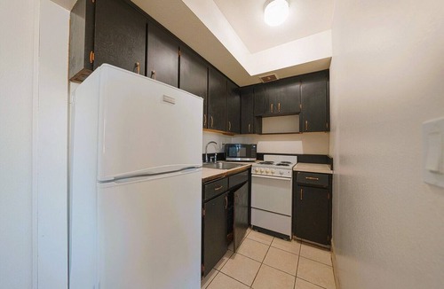 St. Helens Apartment | Premium King Bed with Kitchenette