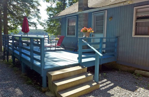 Readfield Cottage | PRIME Waterfront Few choice weeks AVAILABLE