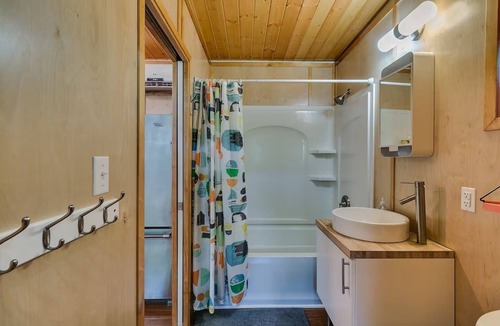 Wooten House | Private, cozy 1-bedroom nature retreat bungalow in fabulous Austin