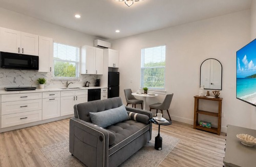 Warm Mineral Springs House | Private Cozy and relaxing 1-bedroom unit with living room kitchen full bath more