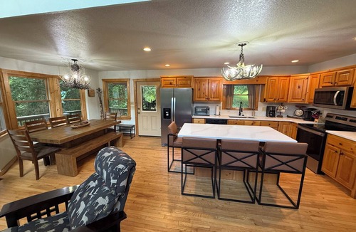 Murphy Cabin | Private Creekside Mountain View Retreat - Hot Tub/Game Room/Fire Pit