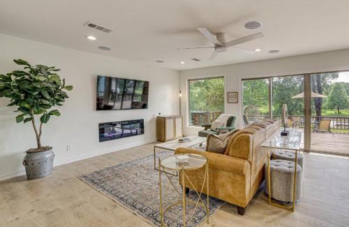 Eustace House | Private Dock: Waterfront Cedar Creek Lake Home