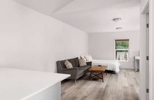 Austin House | Private GuestHouse in South Congress