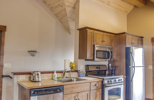 Durango House | Private Home, Florida River Access, Charming, Clean Detached