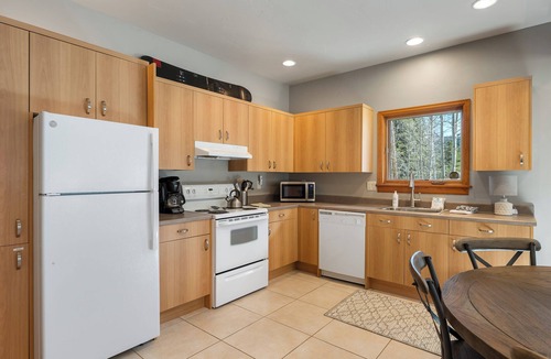 Old Town Condo | Private Hot Tub Steps from Gemini Lift