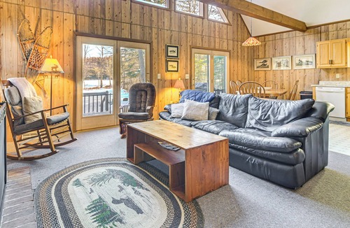 Greenwood Cabin | Private Lakefront & Boat Launch! Maine Family Home