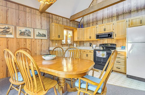 Greenwood Cabin | Private Lakefront & Boat Launch! Maine Family Home