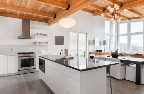 Candler House | Private Luxury Mountain View Getaway w/Chef`s Kitchen & Spa like Master Bath