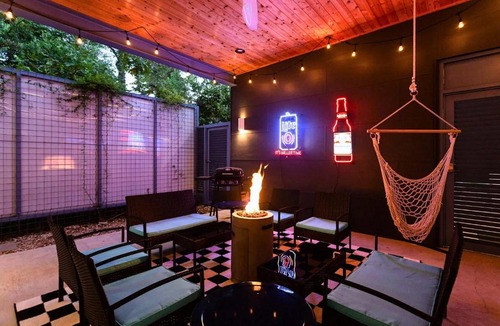Holly House | Private Mini Golf and Covered Fireplace Lounge