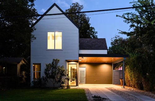 Holly House | Private Mini Golf and Covered Fireplace Lounge