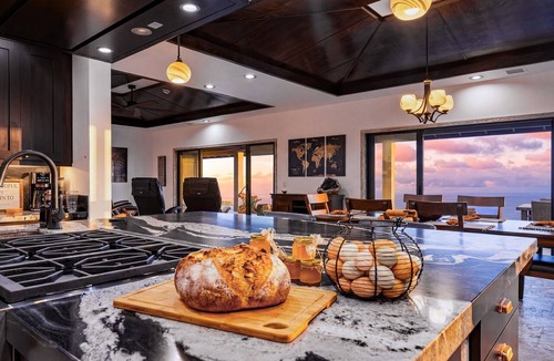 Kapaau House | Private Oceanview Farmstay | Stargate Farm
