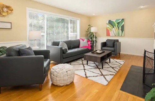 Greenwood House | Private Office, Cozy 3 bed, Private Homey getaway!