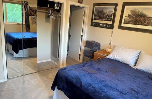 Taku - Campbell House | Private peaceful home with a queen room for rent