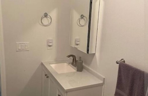 Taku - Campbell House | Private peaceful home with a twin room for rent
