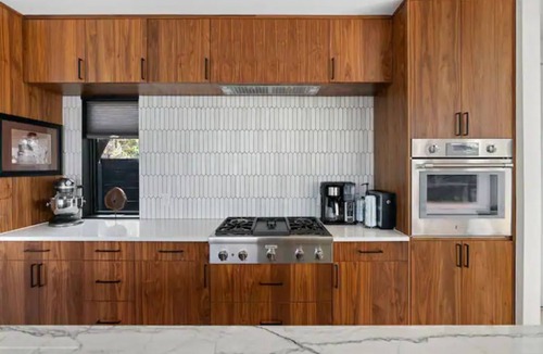 Bouldin House | Private Pool Oasis, Luxe Amenities, Prime Location, Chefs Kitchen, Skyline Views