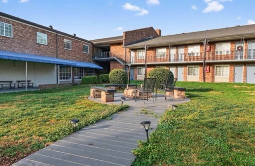 Sheffield Park Apartment | Private Studio Near Everything | NC