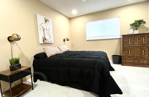 Spring Hill House | Private Unit with Shared Pool