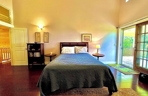 Pahoa House | Puna Rainforest Retreat Hot Spring-Ocean views on 20 acre Estate