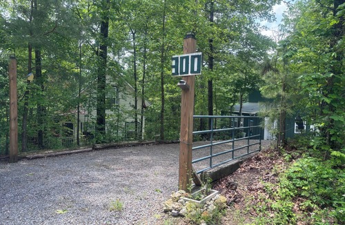 Cedar Bluff Cottage | Quaint Cottage Getaway